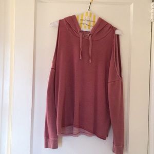 Shoulder cut out top